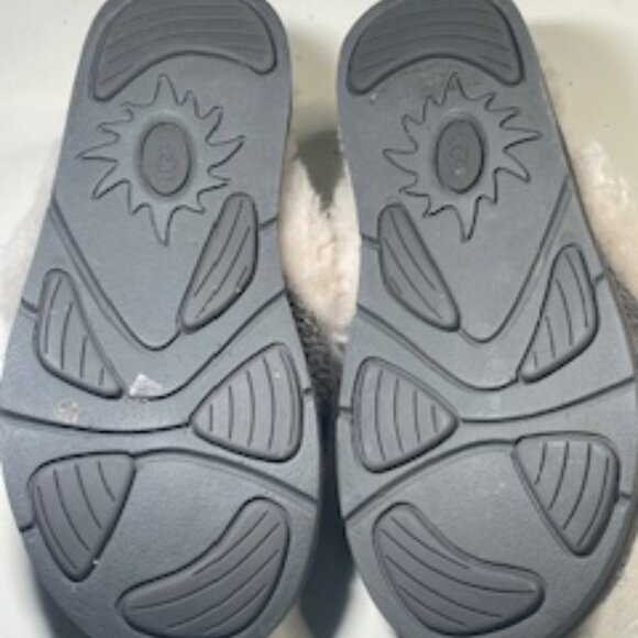 UGG Hard Sole Slip on Slippers Size 9 - Picture 11 of 12